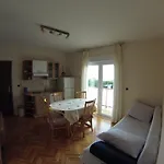 شقة Mouse أوميس